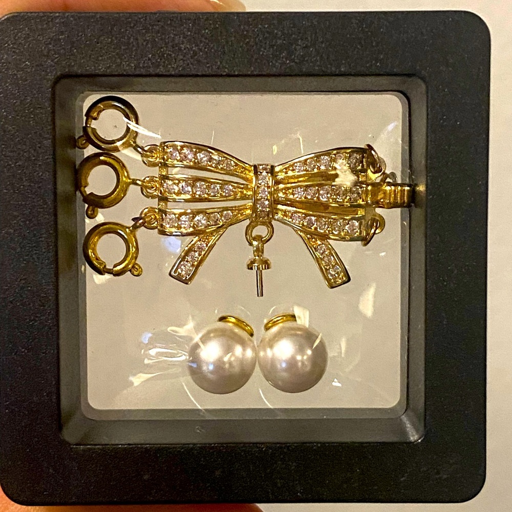 18k gold plated clasped necklace separator, for layering necklaces.